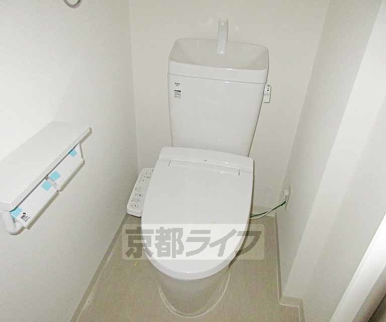 トイレ　ウォシュレット付きです・