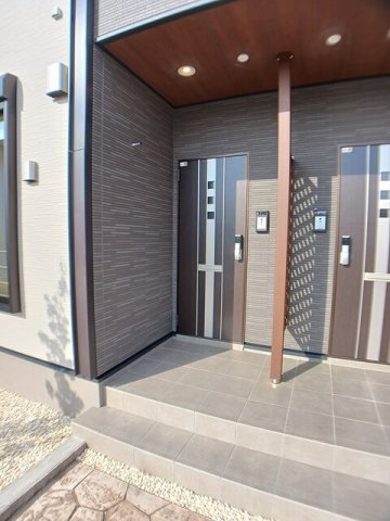 玄関　落ち着いた玄関です