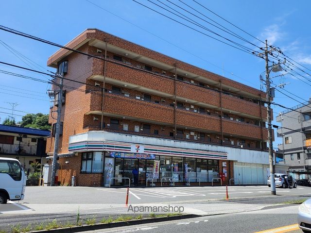 コンビニ　セブン－イレブン日野三沢店（コンビニ）まで221m