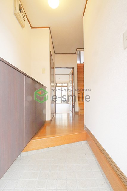 玄関　落ち着いた玄関です