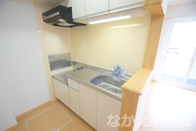 キッチン　コンパクトなキッチンで掃除もラクラク