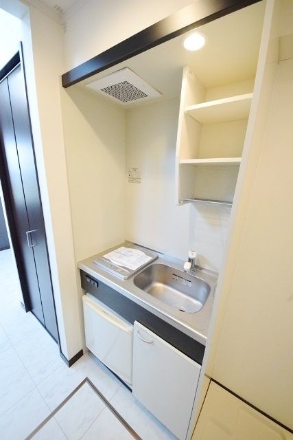 キッチン　同物件別部屋