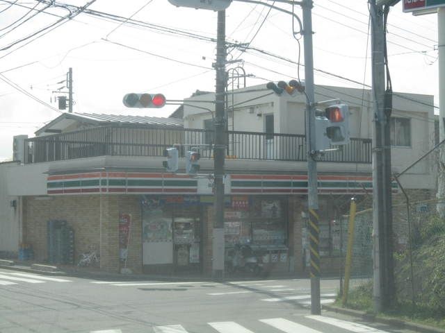 コンビニ　★★セブンイレブン（コンビニ）まで472m