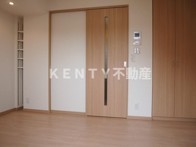 その他部屋・スペース　落ち着いて過ごせるお部屋なので、寝室にいかがでしょうか