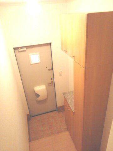 玄関　※同タイプ参考写真