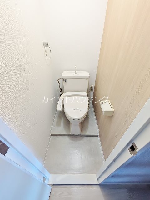 トイレ　温水洗浄便座