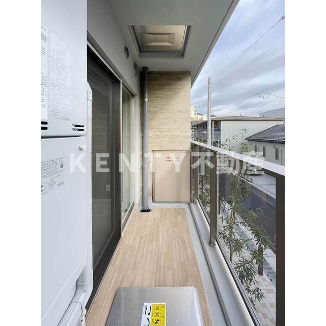 バルコニー　外からの目が気にならないバルコニーで洗濯物が干せます