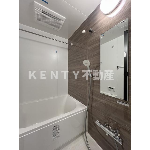 バス・シャワールーム　コンパクトで使いやすいお風呂です