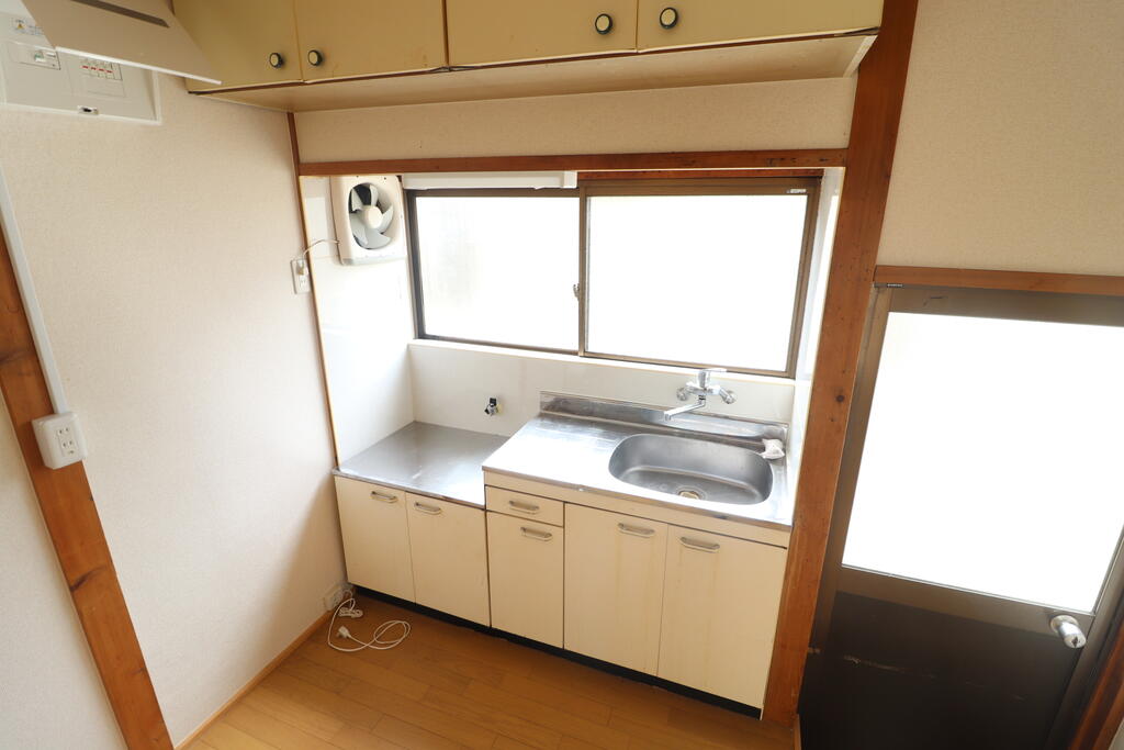 キッチン　窓付きで換気もラクラク☆