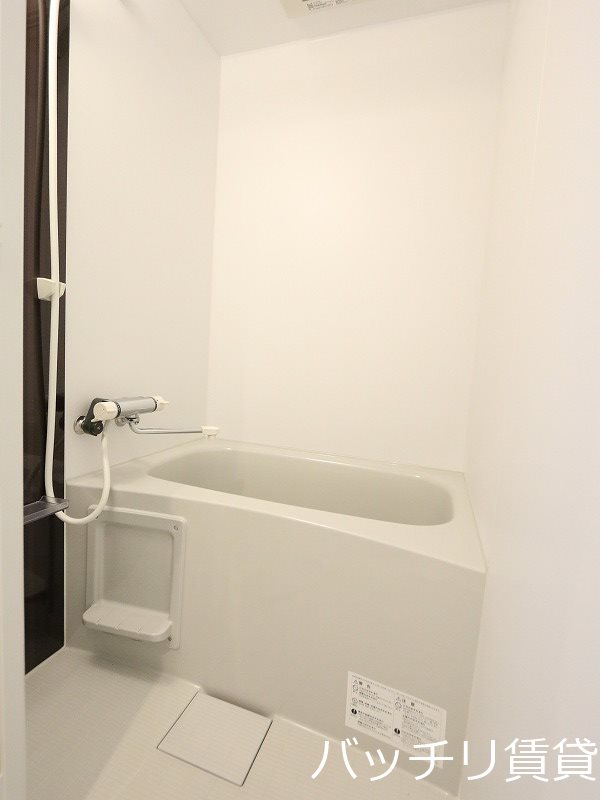 バス・シャワールーム　別号室タイプの為、現状を優先致します。