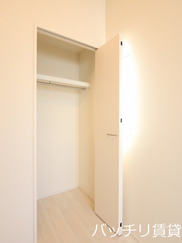 収納　別号室タイプの為、現状を優先致します。