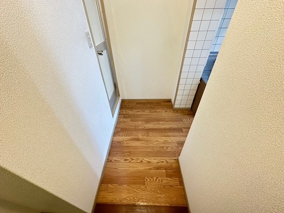 玄関　※別号室の写真です