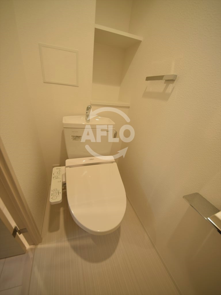 トイレ　レオンコンフォート本町東II　温水洗浄便座