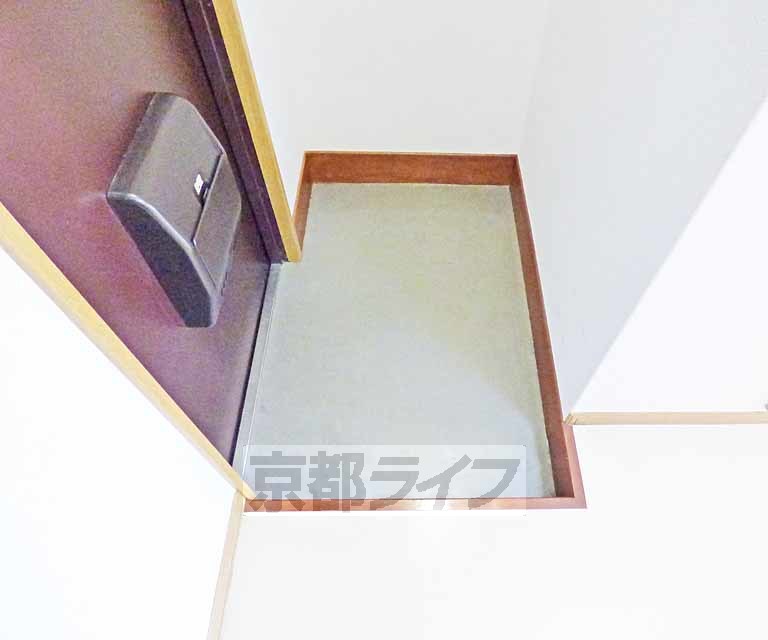 玄関　シューズボックスが置けます。
