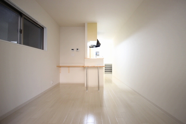 居室・リビング　別号室写真