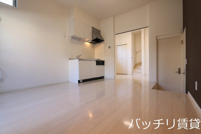 居室・リビング　別号室タイプの為、現状を優先致します。