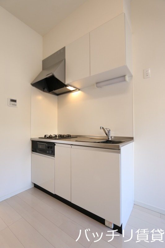 キッチン　別号室タイプの為、現状を優先致します。