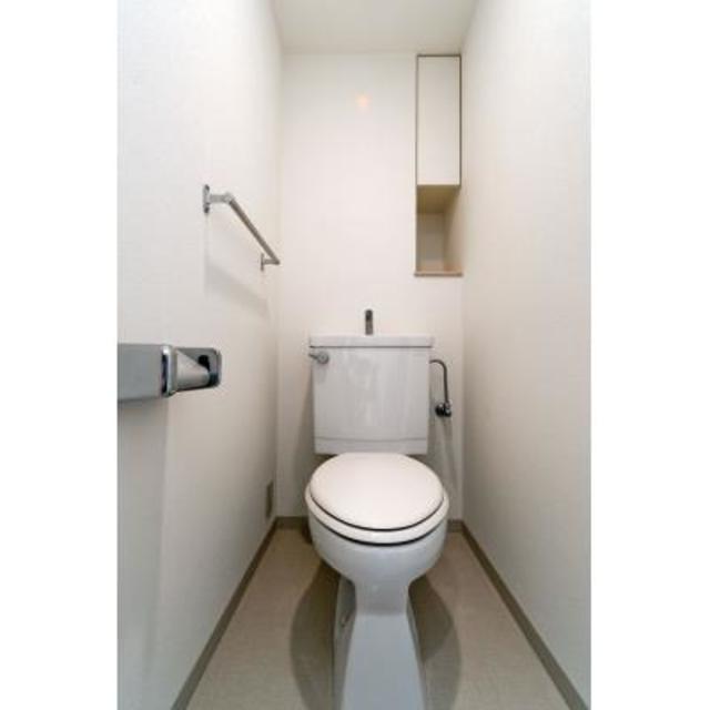 トイレ　※写真は同タイプ住戸です。