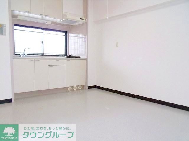 居室・リビング　明るいダイニング