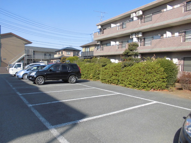 駐車場　敷地内駐車場（有料）※要空き確認
