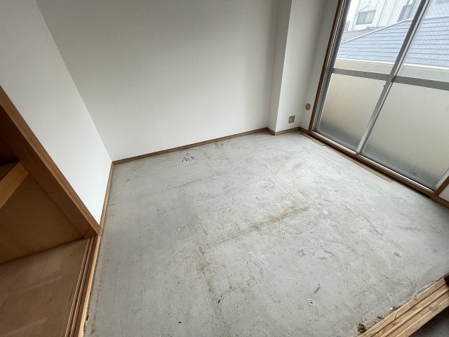 その他部屋・スペース　開放的な寝室です