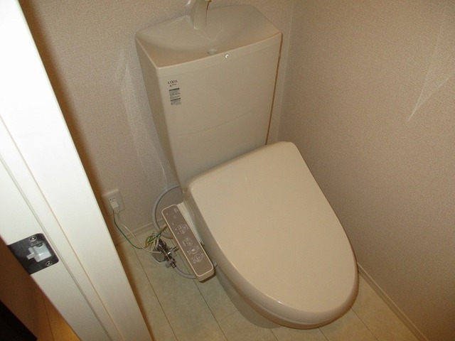 トイレ　温水洗浄便座