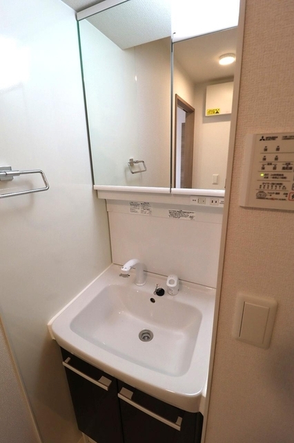 洗面設備　洗髪洗面化粧台