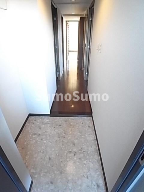 玄関　収納もある玄関です