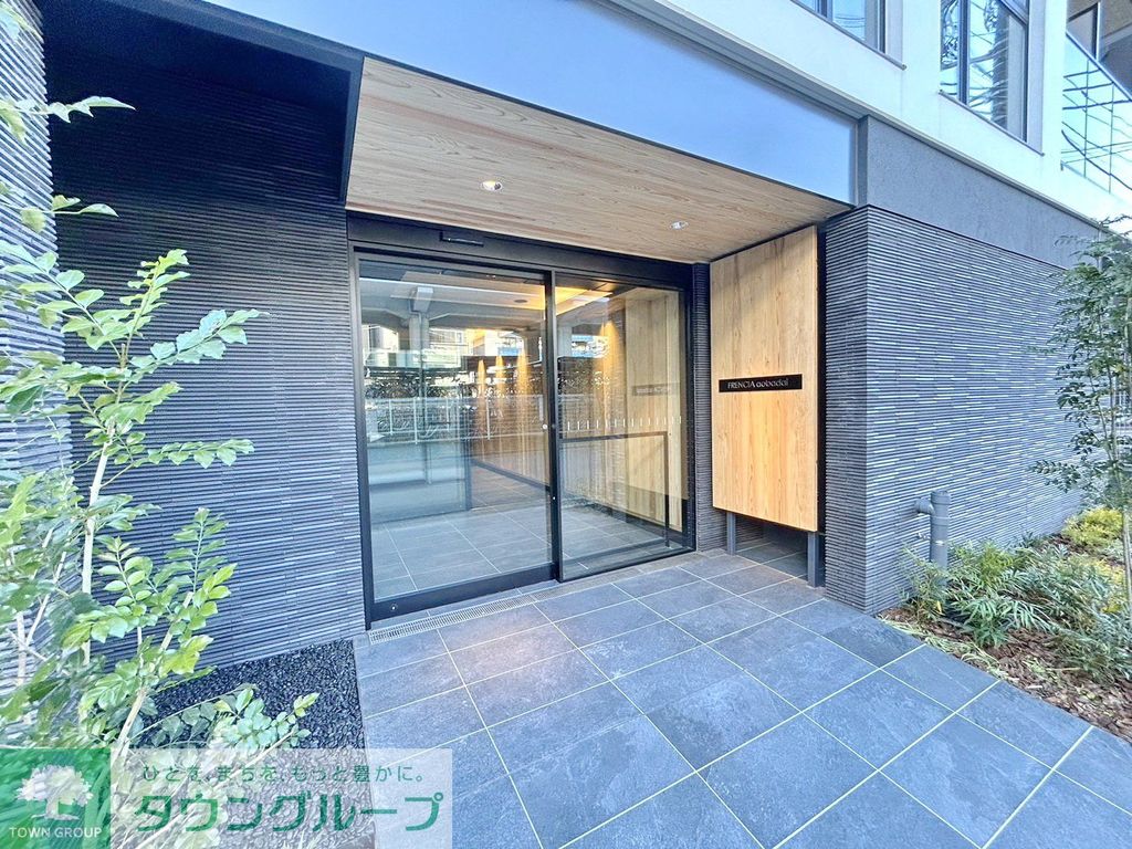 エントランス　庭