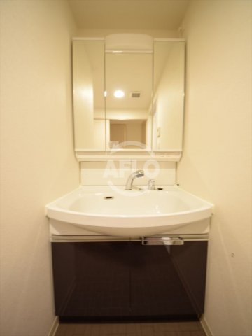 洗面設備　プレサンス堺筋本町駅前シェル　独立洗面台