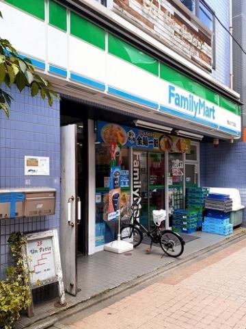 コンビニ　ファミリーマート駒込六丁目店（コンビニ）まで395m