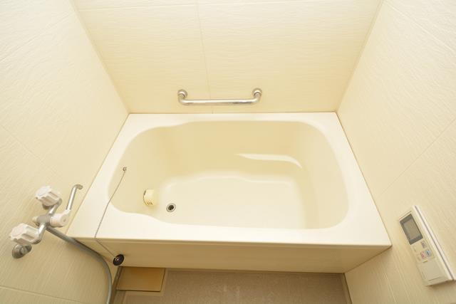 バス・シャワールーム　シンプルで機能的なユニットバスです！