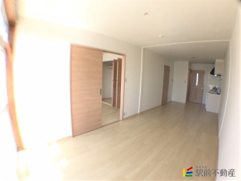 居室・リビング　１２．６帖のリビング