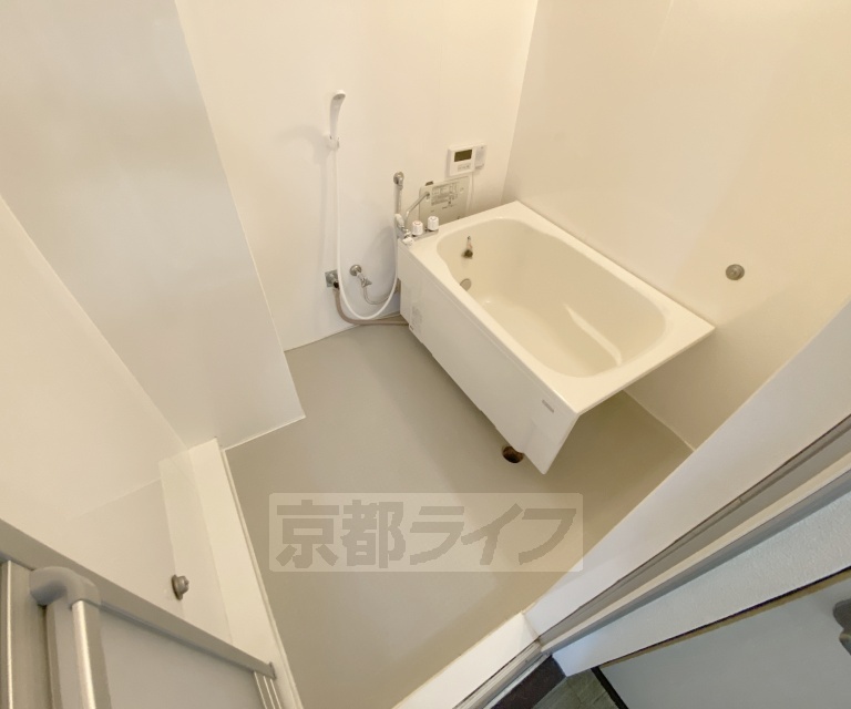 バス・シャワールーム　浴室です。