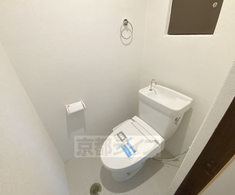 トイレ　洗浄機能付きトイレです。