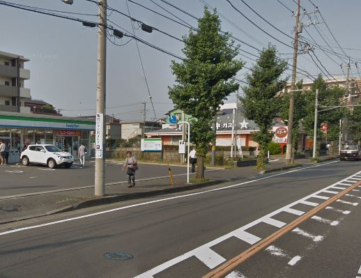 コンビニ　ファミリーマート（コンビニ）まで802m