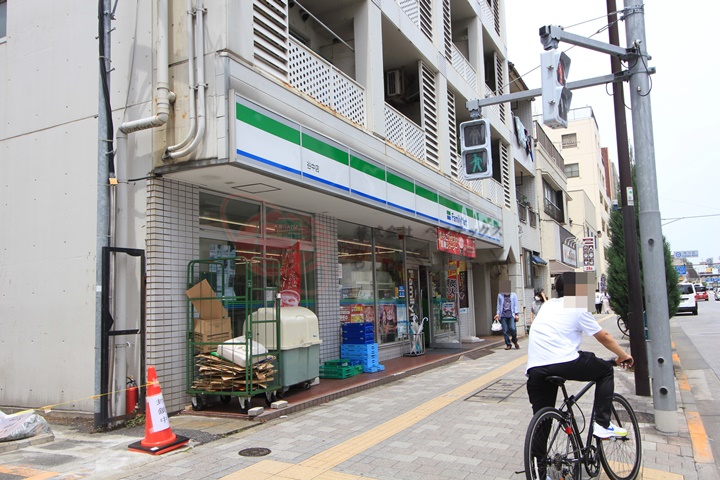 コンビニ　ファミリーマート谷中店（コンビニ）まで145m