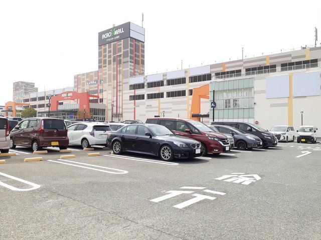 ショッピングセンター　アクロスモール春日店（ショッピングセンター）まで650m