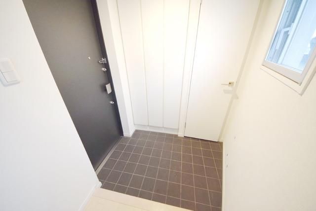 玄関　★広めの玄関スペースです★