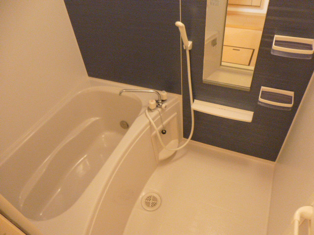 バス・シャワールーム　バス　追い焚き機能付きです(＾＾♪
