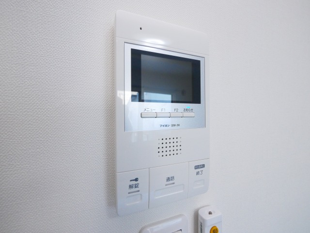 セキュリティ　訪問者の顔が確認できるTVモニターホン付きです♪