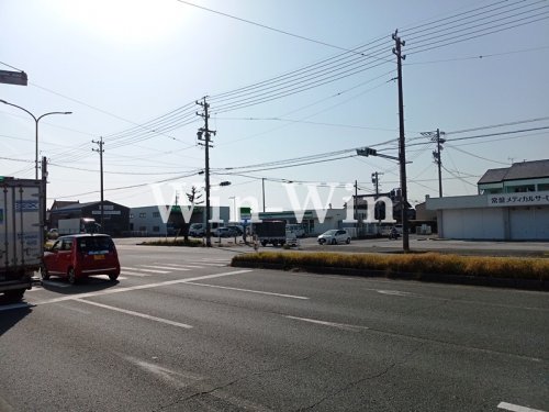 コンビニ　ファミリーマート　豊橋神野新田町店（コンビニ）まで159m