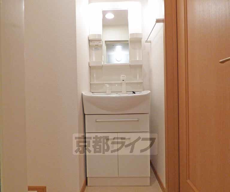 洗面設備　独立洗面台です。