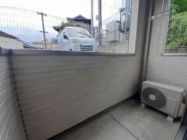 バルコニー　外からの目が気にならないバルコニーで洗濯物が干せます