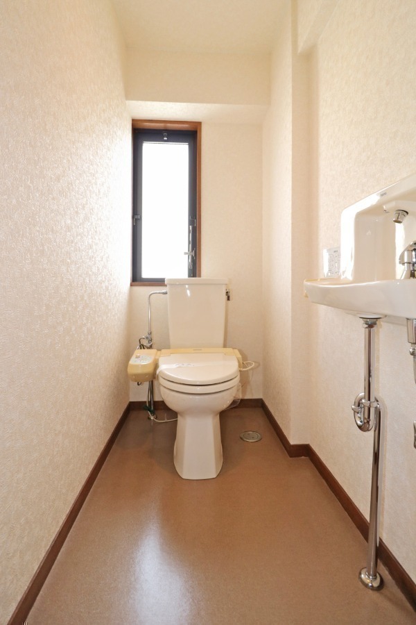 トイレ　温水洗浄便座