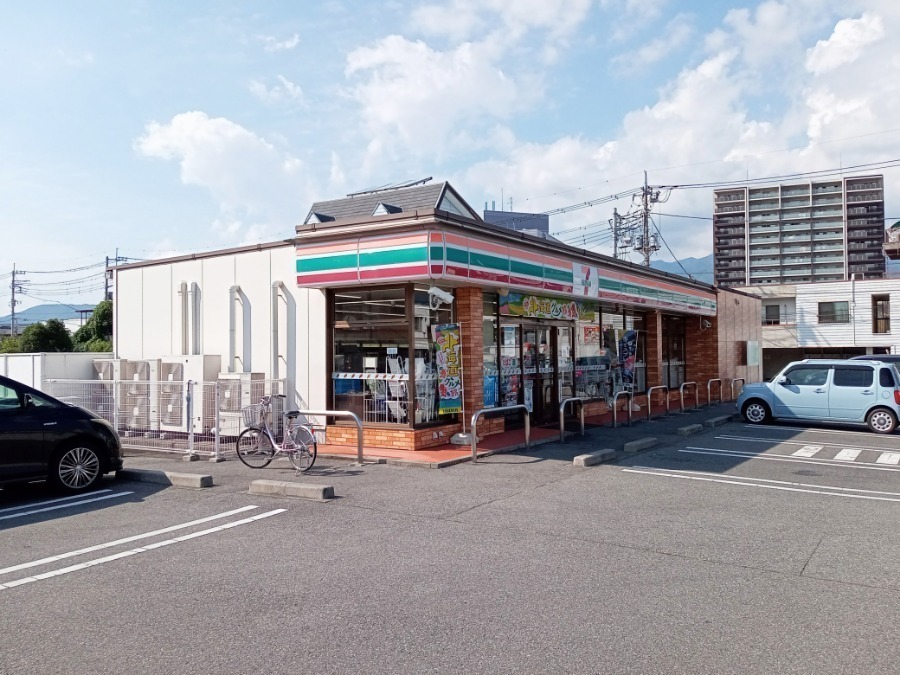 コンビニ　セブンイレブン甲府相生店（コンビニ）まで331m