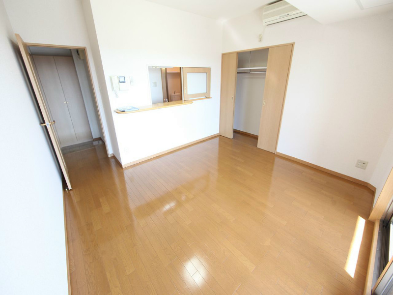 居室・リビング　洋室8.9帖　カウンターキッチン（2口ガスコンロ）