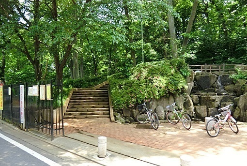 公園　滝の根公園（公園）まで550m
