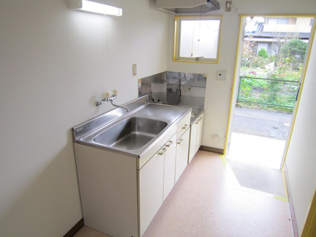 キッチン　窓あり