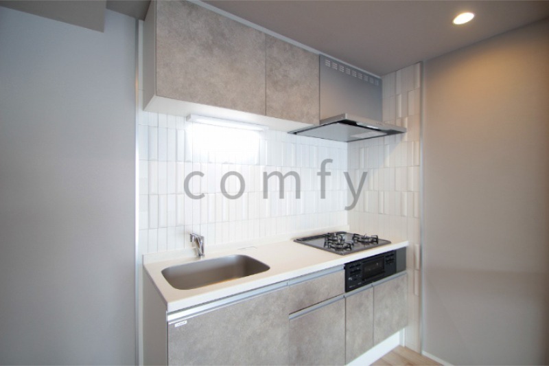 キッチン　ガス３口グリル付き